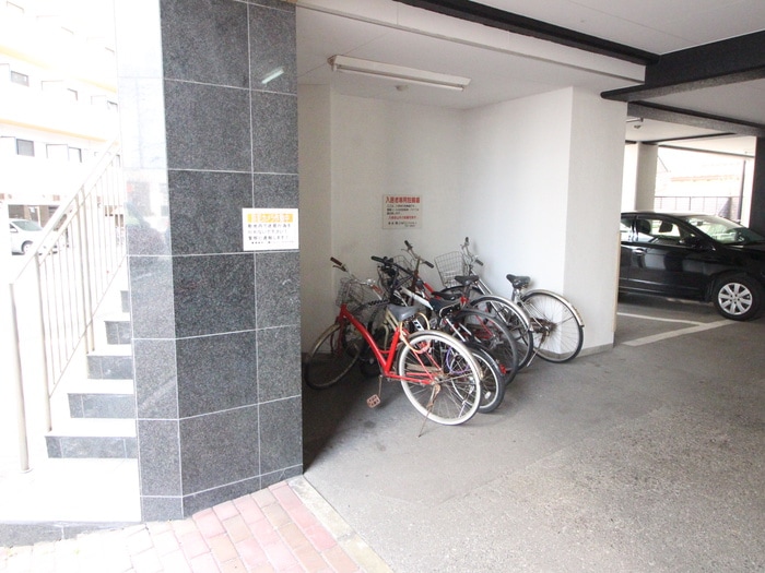 ドリーム六本松の物件外観写真