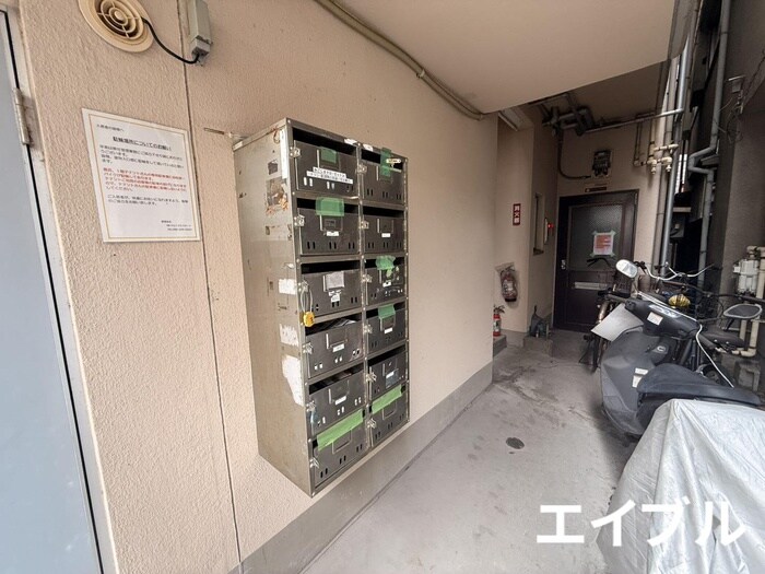 パレスビルの物件外観写真