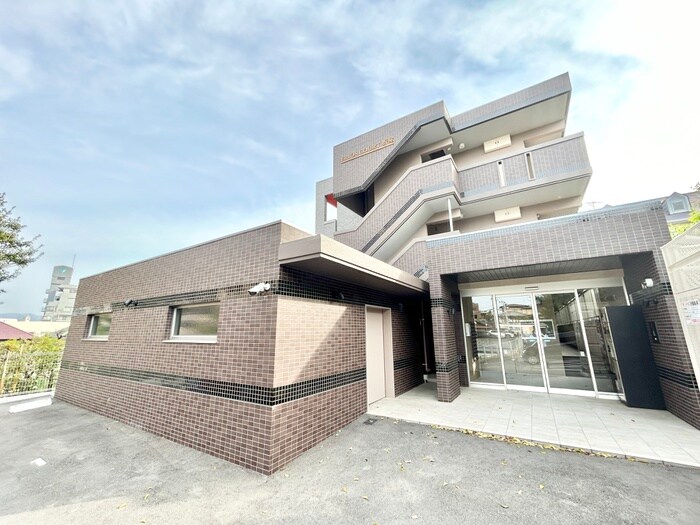 ＥＲＩＯＳ ＣＯＵＲＴ折尾の物件外観写真