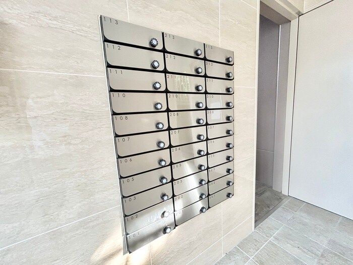 ＥＲＩＯＳ ＣＯＵＲＴ折尾の物件外観写真