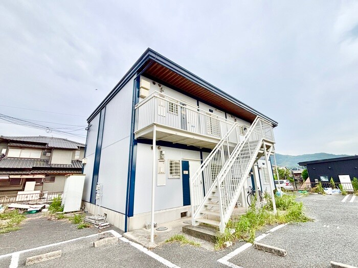 サンシティ石山谷　Bの物件外観写真