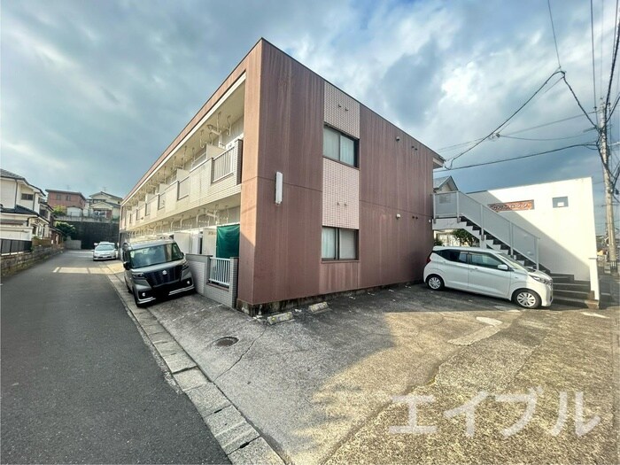 サザンロッジの物件外観写真