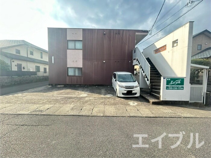 サザンロッジの物件外観写真