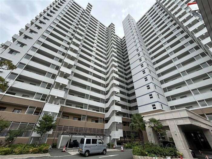 ﾓﾝﾄｰﾚ香椎浜ｻｰﾌﾀﾜｰｲｰｽﾄｳｲﾝｸﾞの物件外観写真