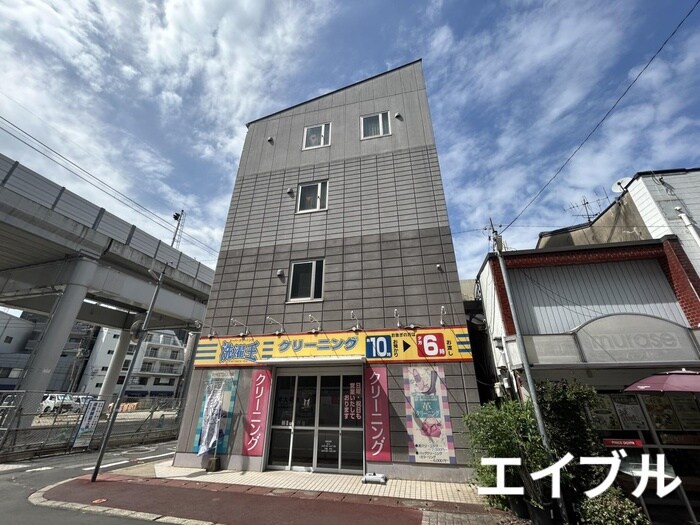 リバ－ディル・コ－トの物件外観写真