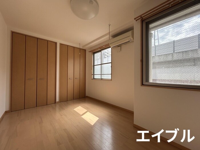 リバ－ディル・コ－トの物件内観写真