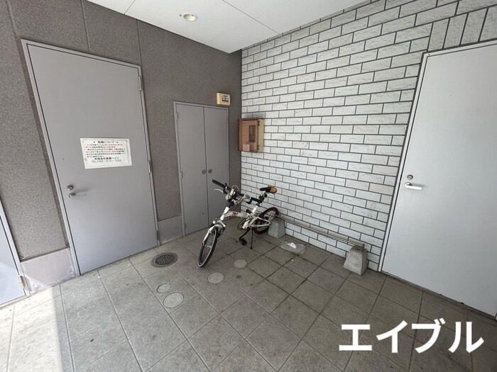 リバ－ディル・コ－トの物件外観写真