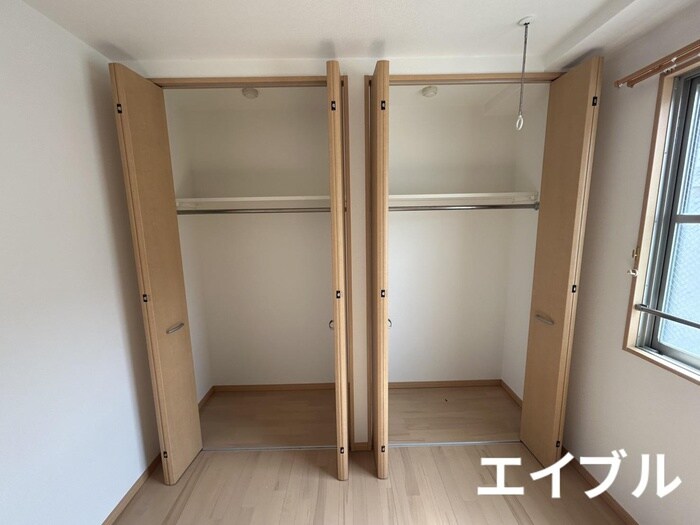 リバ－ディル・コ－トの物件内観写真