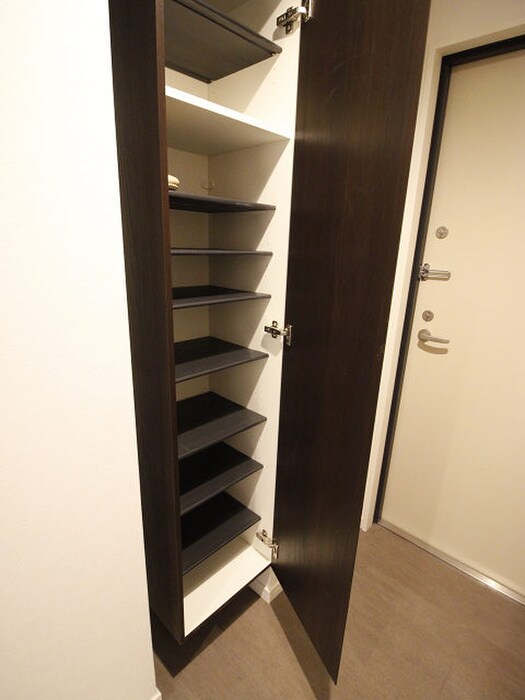 グランドプレミアム三萩野の物件内観写真