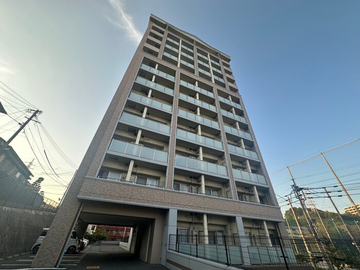 ラ・フェリス下到津の物件外観写真