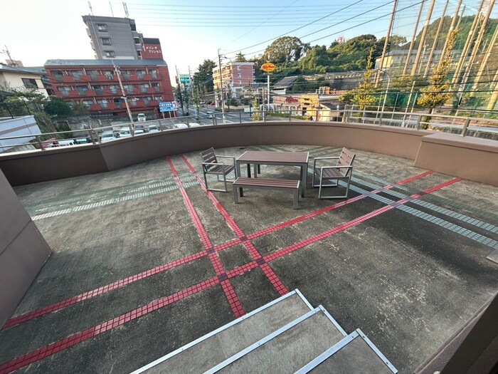 ラ・フェリス下到津の物件外観写真