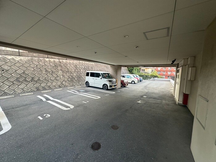 ラ・フェリス下到津の物件外観写真