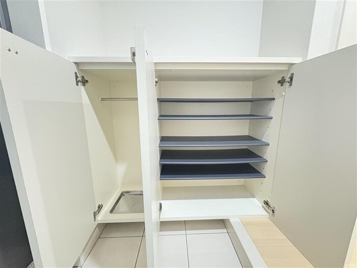 ｱｲﾗﾝﾄﾞｼﾃｨ･ｲﾝﾌｨﾆｶﾞ-ﾃﾞﾝｲｰｽﾄ棟の物件内観写真