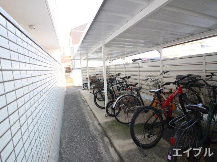 シカセビルの物件外観写真