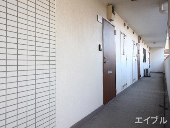 シカセビルの物件外観写真