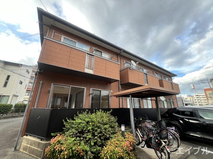 メゾン・ラ・クロセットＢ棟の物件外観写真