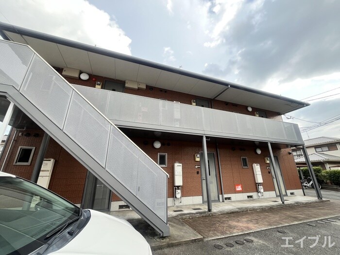 メゾン・ラ・クロセットＢ棟の物件外観写真