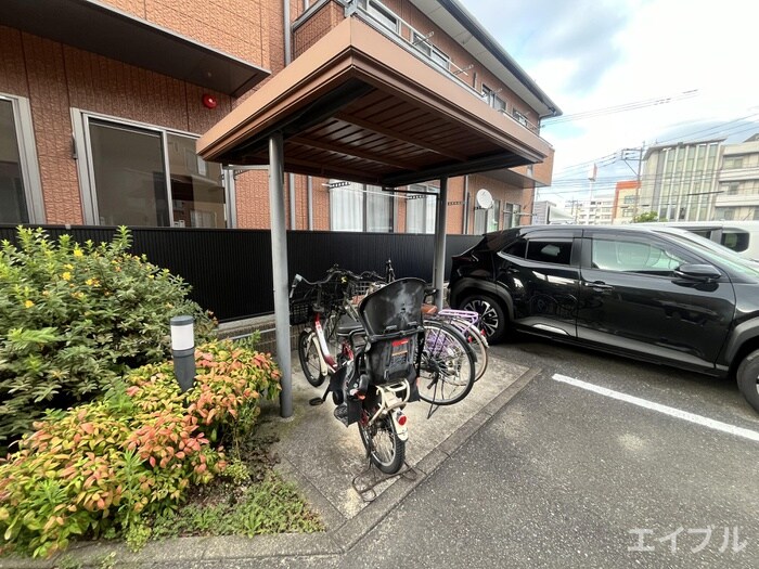 メゾン・ラ・クロセットＢ棟の物件外観写真