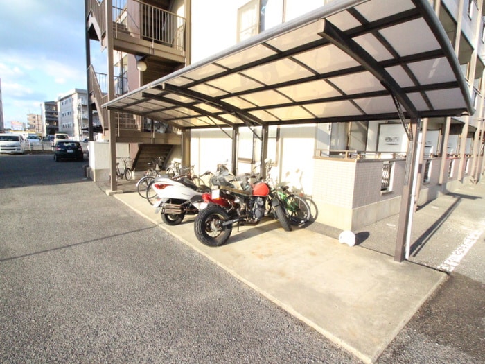 ヤマゼンロイヤルパレスの物件外観写真