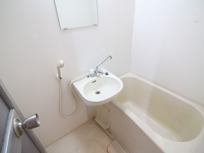 ヤマゼンロイヤルパレスの物件内観写真