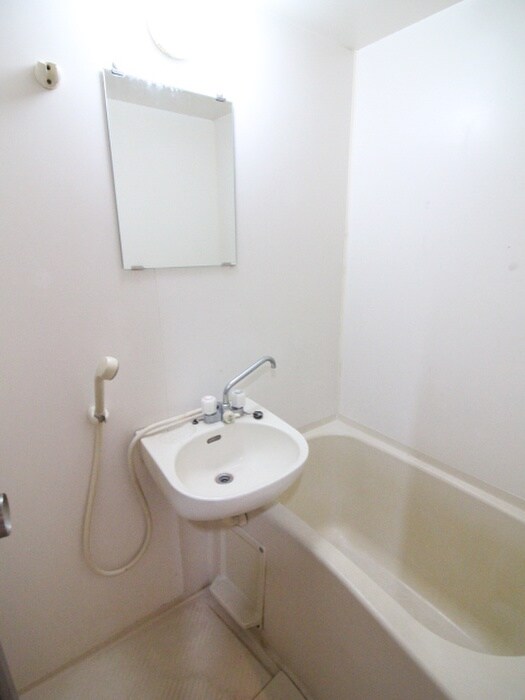 ヤマゼンロイヤルパレスの物件内観写真