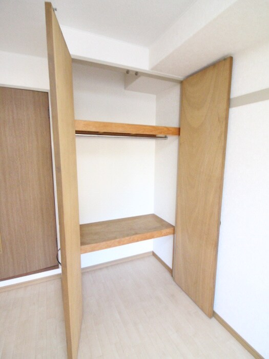 ヤマゼンロイヤルパレスの物件内観写真