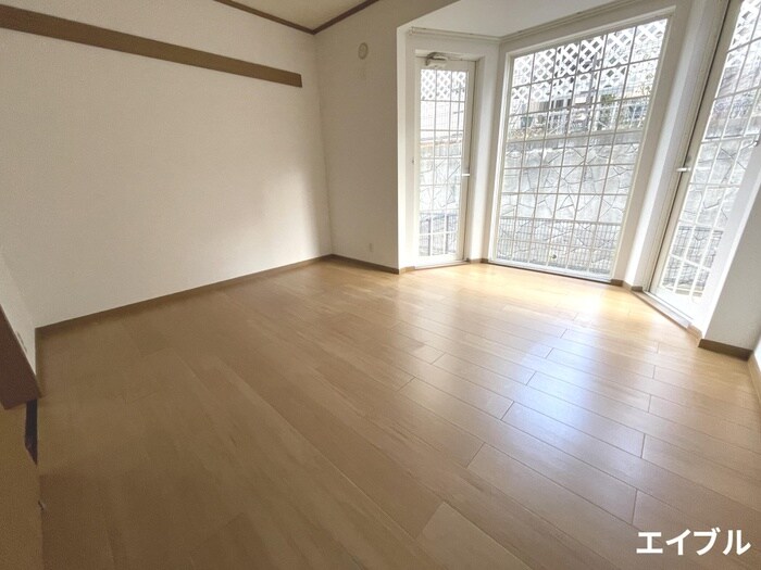 ダンディライオンＡの物件内観写真