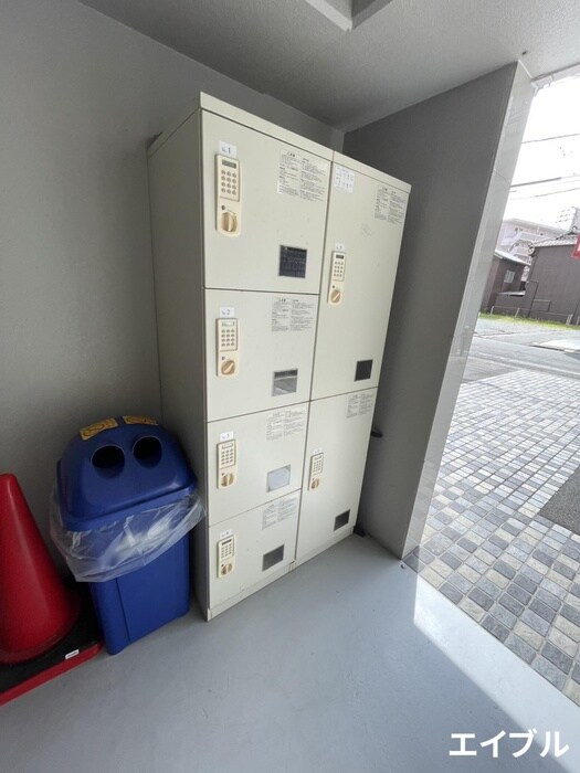 エイティ・イーストの物件外観写真