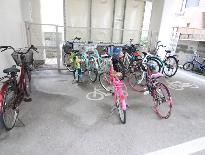 サンいずみビルの物件外観写真