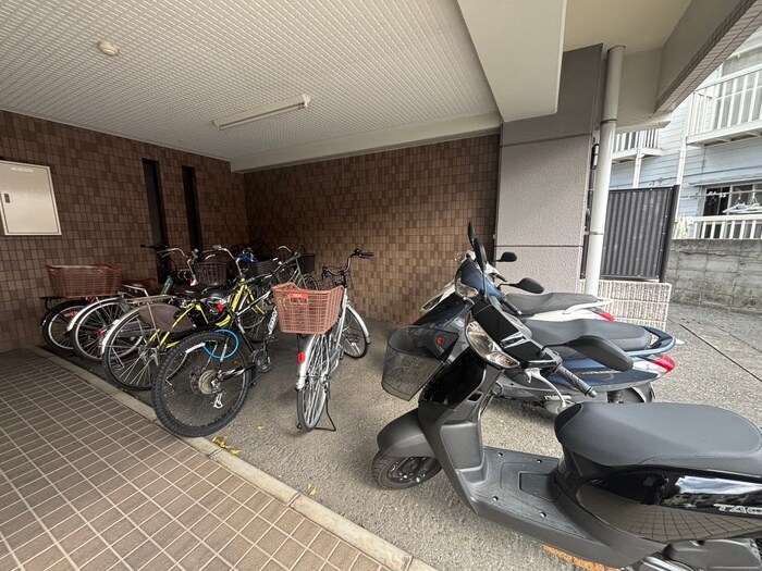 ハウスポンドビューの物件外観写真