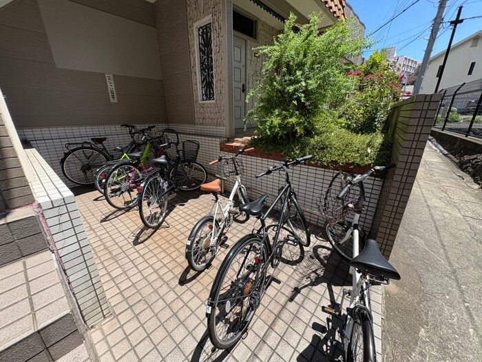 リファレンス北九大前の物件外観写真