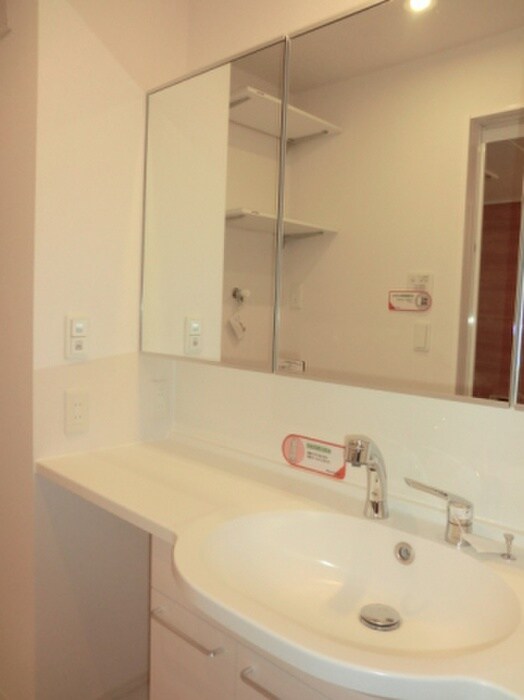 フロレゾンＡ棟の物件内観写真