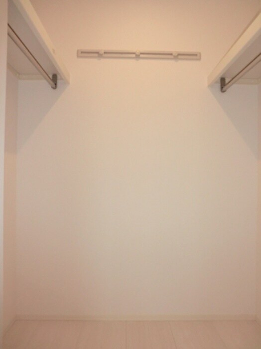 フロレゾンＡ棟の物件内観写真