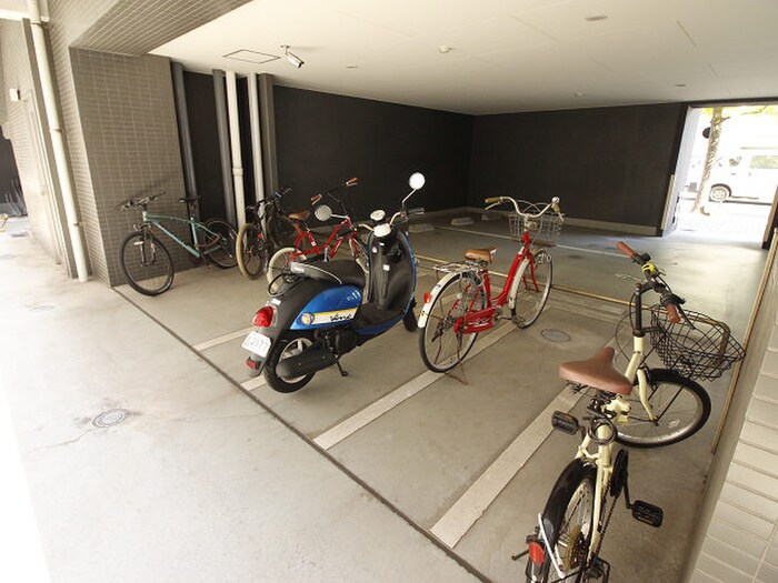 レジデンシャル HHA DAIMONの物件外観写真