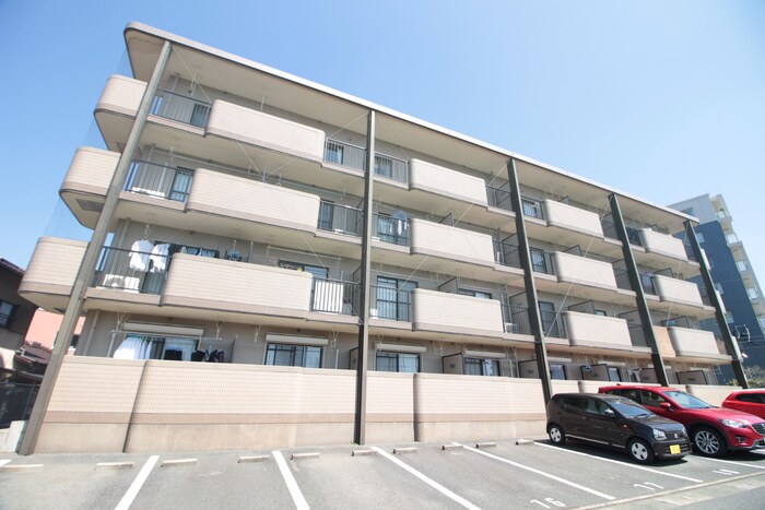 カーサコモーダの物件外観写真