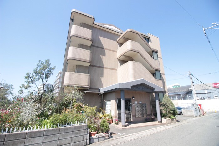 カーサコモーダの物件外観写真