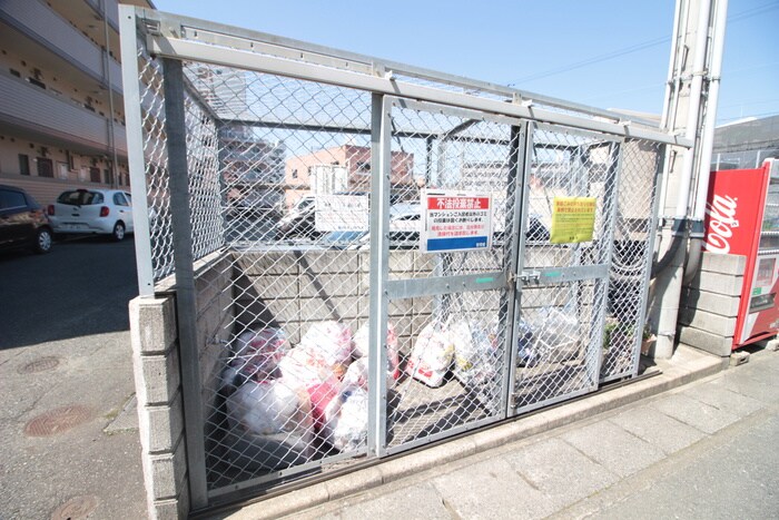 カーサコモーダの物件外観写真