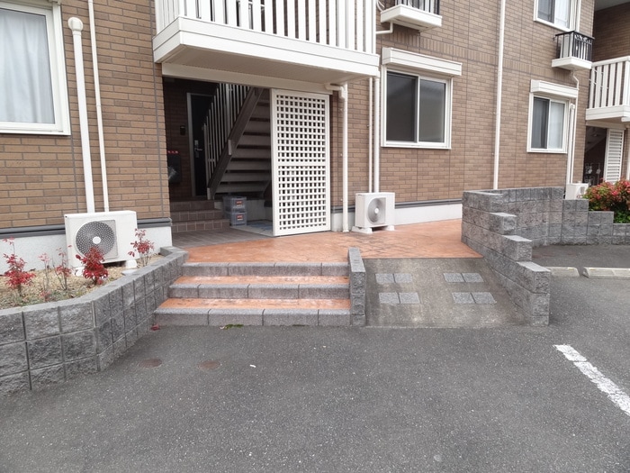 グランモアの物件外観写真