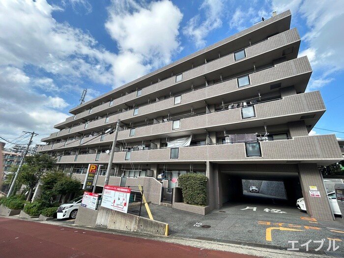 リファレンス寺塚の物件外観写真