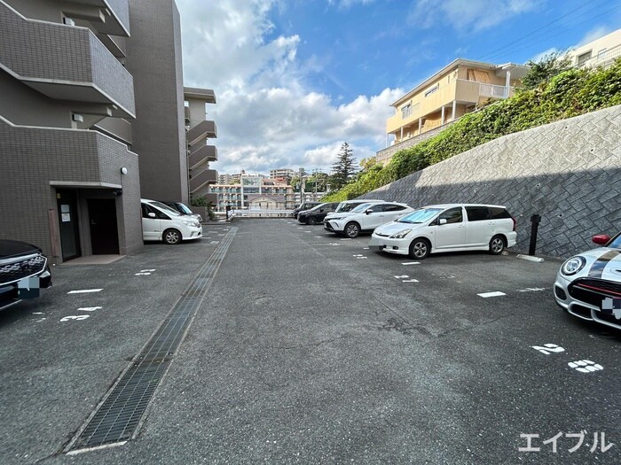 リファレンス寺塚の物件外観写真