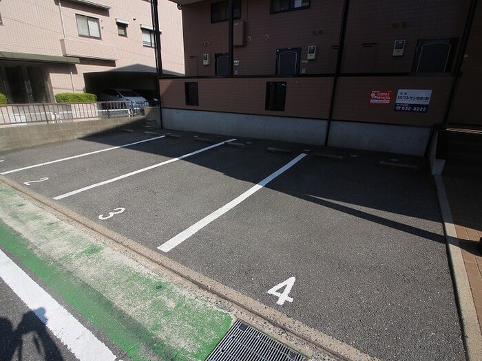 ジュネス飯倉の物件外観写真