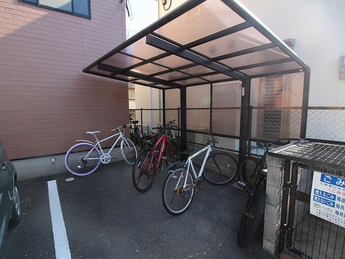 ジュネス飯倉の物件外観写真