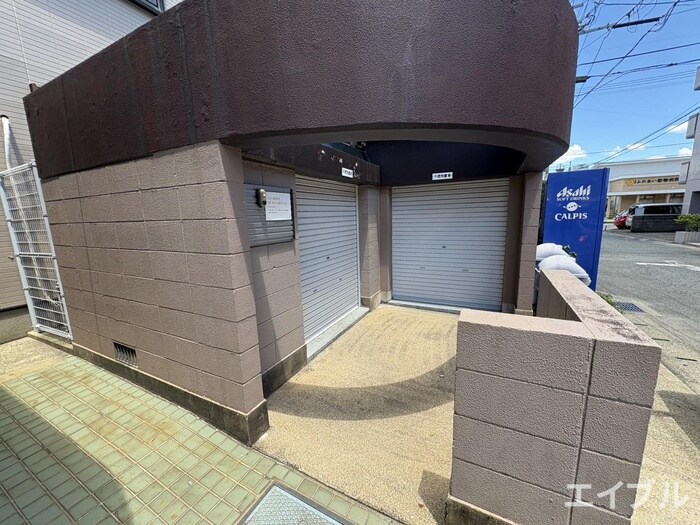 ロイヤルクロ－バ－の物件外観写真