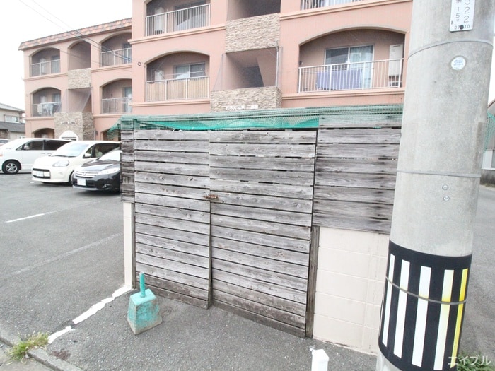 ルネス荒木二番館の物件外観写真