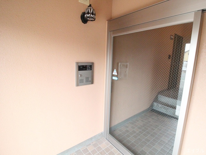 ルネス荒木二番館の物件外観写真