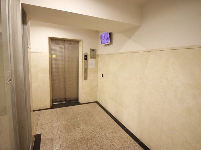 リ－ド室町の物件外観写真