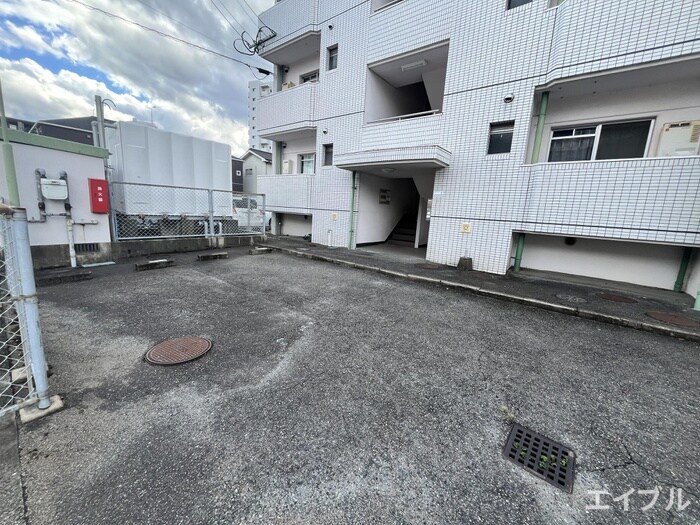 三角コーポの物件外観写真