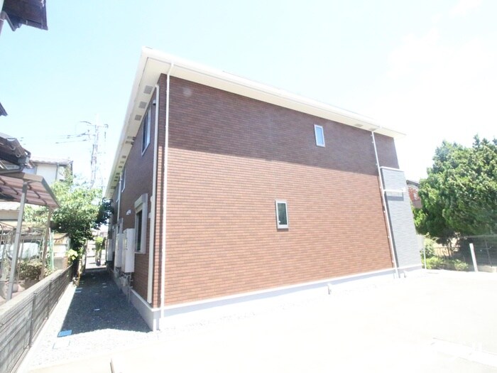 ラ　メゾン　デﾕボヌールの物件外観写真