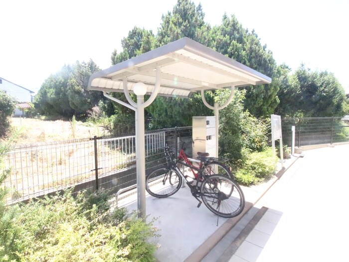 ラ　メゾン　デﾕボヌールの物件外観写真