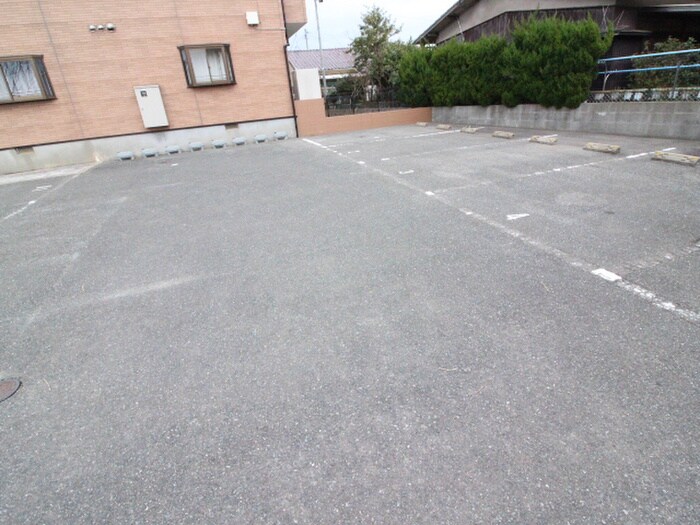 アゲル花見の物件外観写真